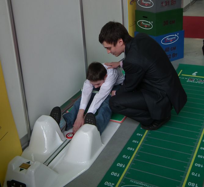 После прыжка с места на этом &laquo;коврике&raquo; с упором определяют физические возможности пациента