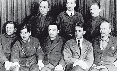 Группа организаторов ГИРД во главе с Сергеем Королёвым (в первом ряду в центре) и Фридрихом Цандером (в первом ряду справа).