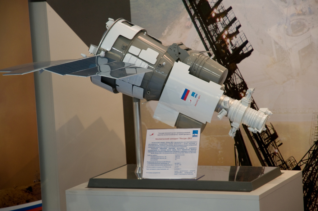 Макет космического спутника «Ресурс-ДК1» с установленным детектором «PAMELA». Фото: Vlsergey/Wikimedia Commons 