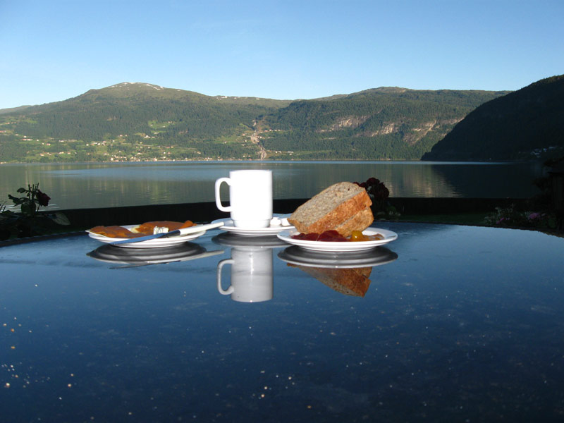 Завтрак на берегу фьорда. Норвегия.
