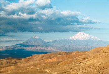 Раскопки в пещере Арени