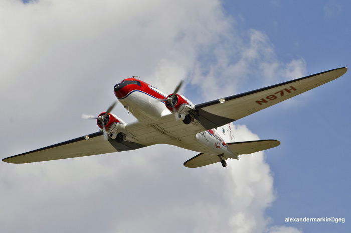 Douglas_DC-3_(C)_RA-2059G_ex.jpg