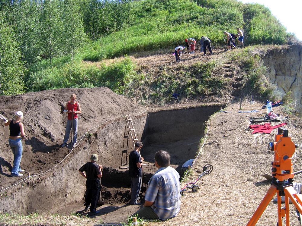 Раскопки 2008 г. на городище Искер (столица Сибирского ханства)..jpg