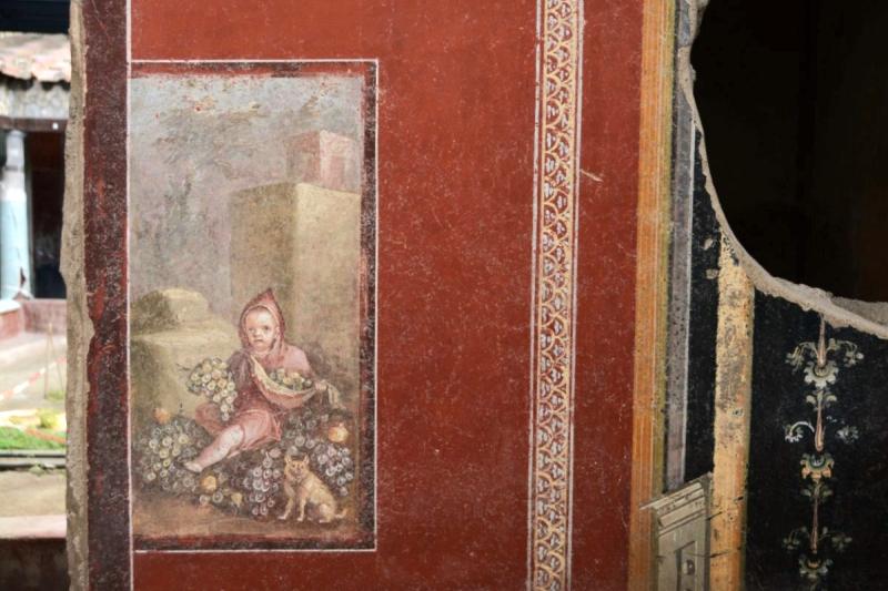 10_Картина с изображением мальчика и собаки в комнате Дома Художников за работой.jpg