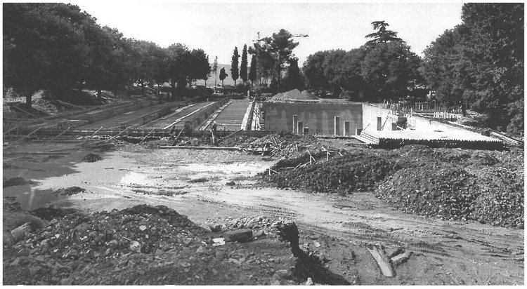 Илл. 4. Фотография строительства цистерны для воды на территории крепости. 1968.jpg